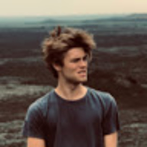 Meet your Posher, Quinn - Picture 1 of 1